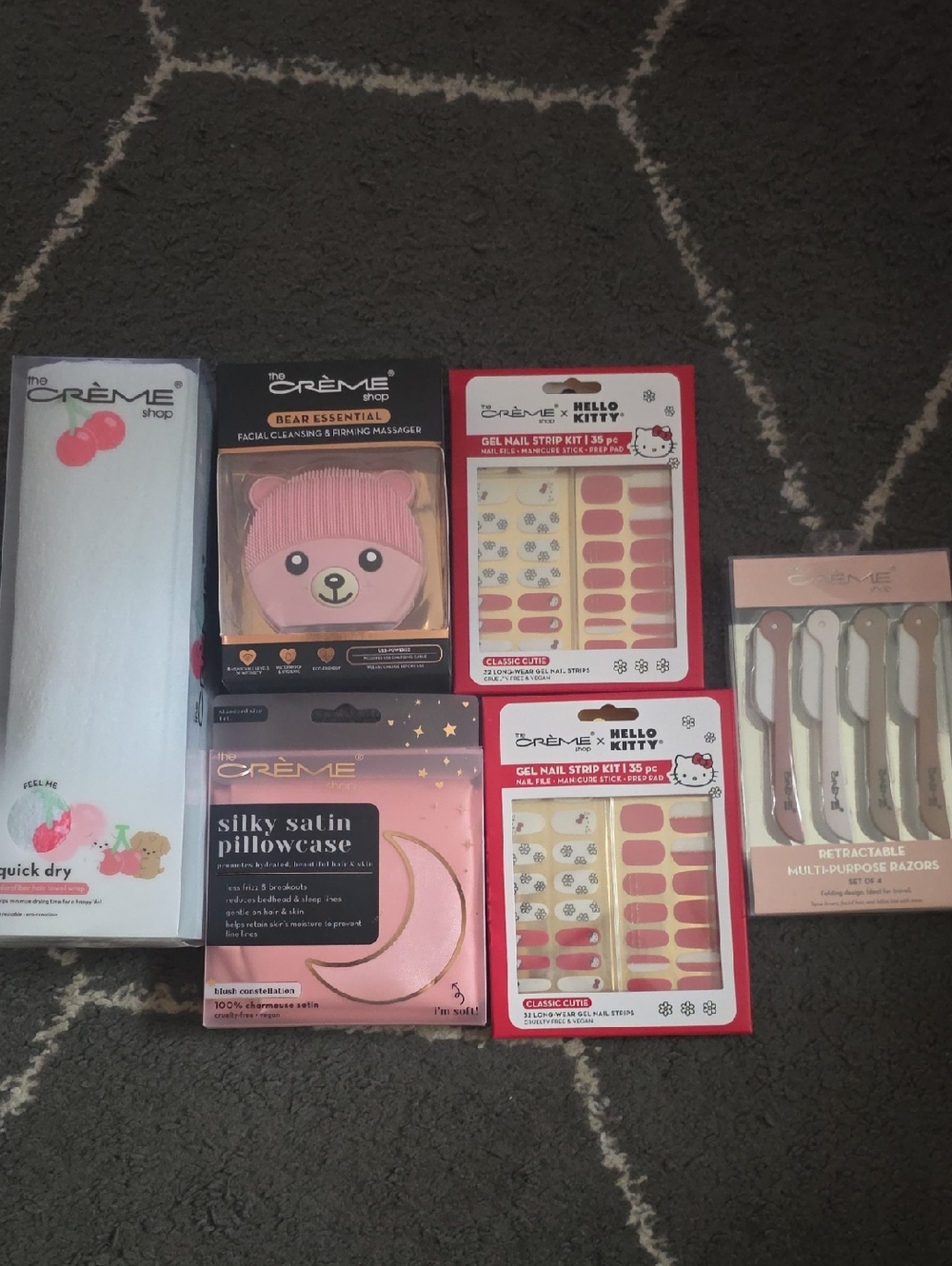 The Crème Shop Hello Kitty Gel Nail Strip Kit & Beauty Accessories - Pink